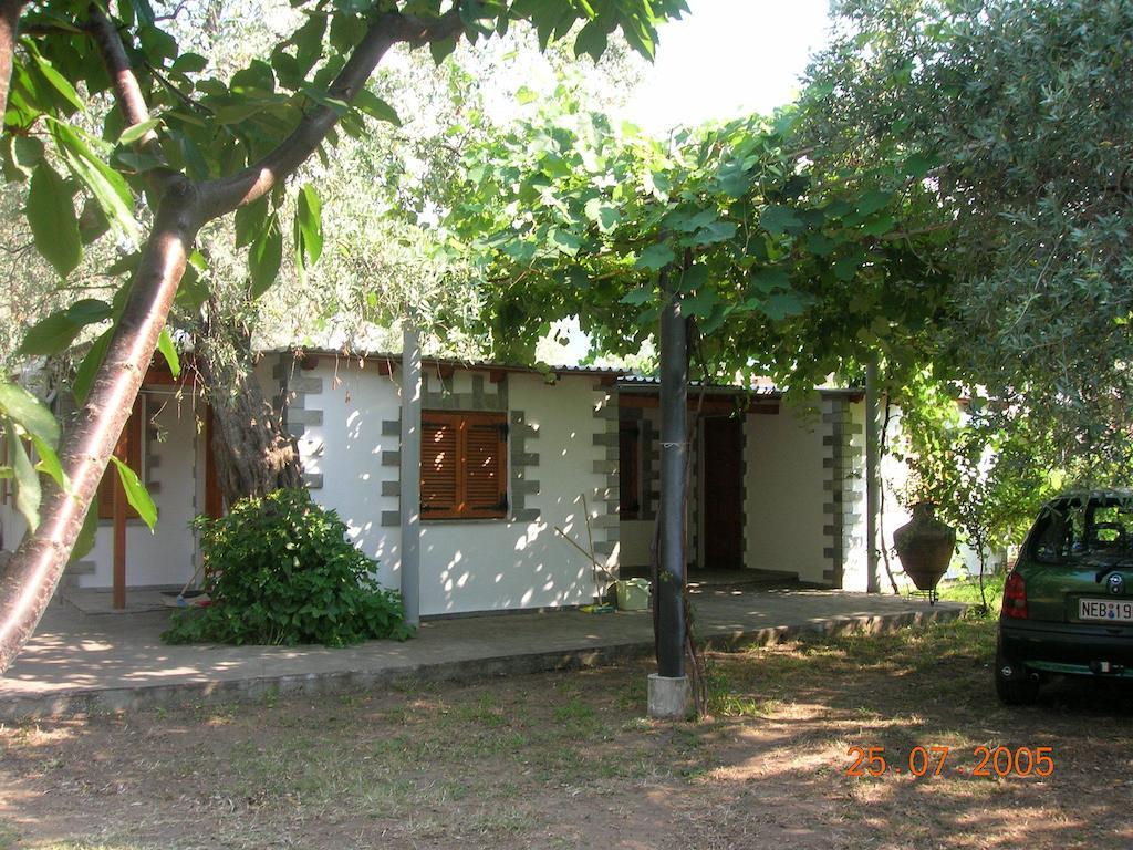 Villa Karapataki Skala Rachoni  객실 사진